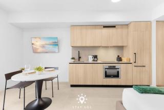 High-Rise Studio and Skyline Pool in DT Miami - 7