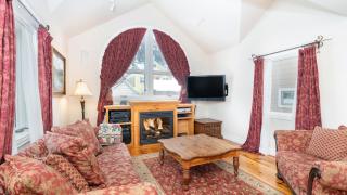Hruza Hideout by AvantStay Walkable Location Free Ski Shuttle Mountain View - 8