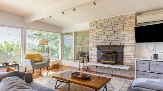 Sunny Side Island Retreat by AvantStay Backyard - 9