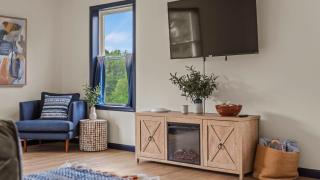 For Lake Sake by AvantStay Lakefront Hot Tub View - 1