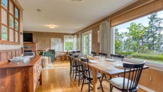 Maxwelton Aerie Bluffside Retreat w Sweeping Puget Sound Views Firepit - 1