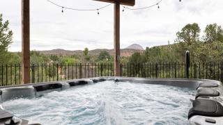 Pyramid by AvantStay Luxe Sedona Mansion w Views 7mins to Downtown - 8