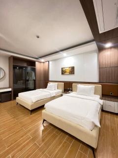 Champs Elysees Hotel & Suites - 9