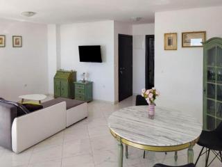 Beach Holiday Home in Makarska - 1