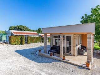 Banjole Apartment with Pool for 4 - 8