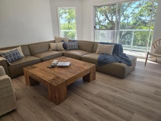 Dutchies Retreat – Coastal Family Home - 3