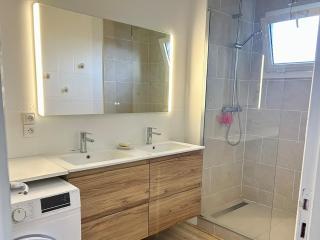 Appartement 2 chambres varangue dispo limitée Saint Gilles Les Hauts - 2