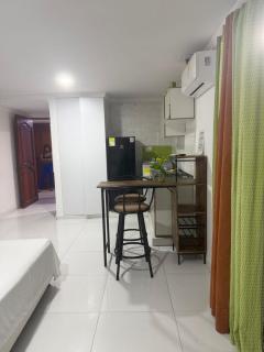 Lindo estudio en el edificio conquistador Laguito - 4