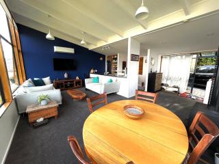 Panoramic Lake View Cozy 2BR Retreat - 5