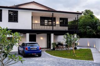 5BR The Colonial One House - Huge lawn & pooltable - 5