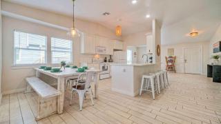 Sleeps 20 2 Homes Near the Beach Private Pools GameRoom Large Family Retreat - 2