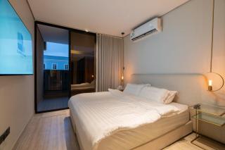 Luxury 3BR Apt with Outdoor Area - Rasf Compound - 5