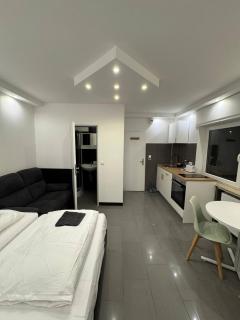 Studio Apartment next to Airport - 9