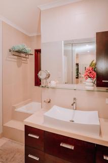 Pet Friendly Port Douglas Acreage w Pool and Coral Sea Views - 1