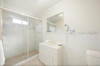 Palmers Lane Vineyard Cottage - 2