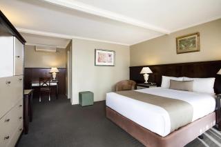 Comfort Inn On Raglan - 4