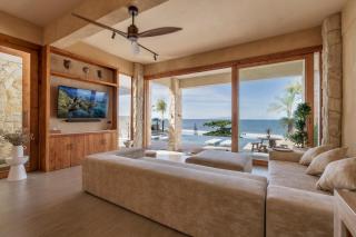 Beachfront Views Balian LuxVilla - 2