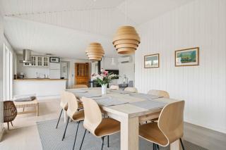 Bright Holiday Home With Sunny Terrace - 2