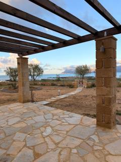 Seafront villa with panoramic view - 1