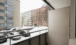 Compact Studio with Balcony in the Center - 4