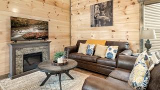 Jolene- Cabin Goals, Best Location, Pool & Hot Tub, Dogs! - 1