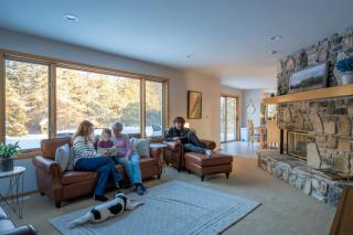 Charming Sister Bay Home Backyard Oasis & HotTub - 4