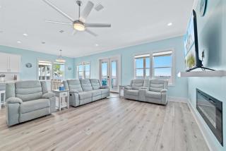 Heated Pool Dock Modern Lagoon Waterfront Home - 4