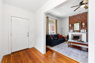 Cozy 2-Floor Home 5BR 3BA 2 Kitchens Backyard - 3