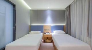 Green Tree Inn Urumqi San'gong Metro Station Exit - 1