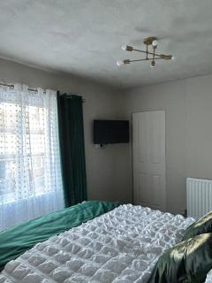 2-Bed Cardiff Home near city centre - 8