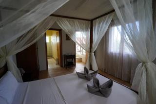 Ocean View Guesthouse in Tamarin, Pool, Sunset - 7