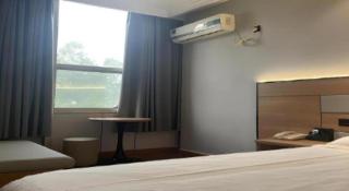 GreenTree Inn Shanghai Hongqiao Hub Convention Center Jinghua Road Shell Hotel - 5