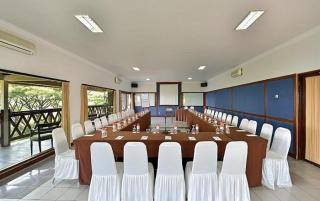 Grand Whiz Hotel Trawas Mojokerto - 4