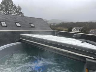 Snowdon Studio Apartment - 8