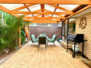 Lakeside Getaway - 4br Jetty, Wi-fi, Waterfront - 6