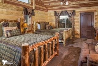 Alaska Knotty Pine B&B - 3