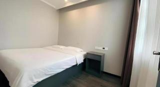 GreenTree Inn HanZhong Railway Station Beiyihuan Road Express Hotel - 7