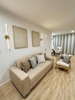 House in Christchurch 10 mins from Airport - 0