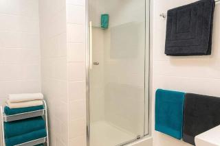 Townsville Strand Stay - Oceanfront Steps to Beach & Waterpark - 1