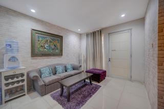 Hotel O near RS Fatmawati formerly White House - 2