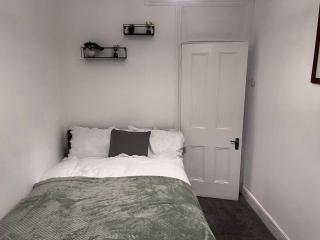 Cozy Gateshead Apartment Retreat - 2