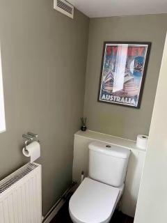 Westbrook Spacious 3 Bed in Exeter - 6