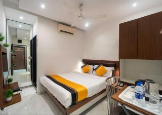 Glitz Rexton Inn - Near IIT Powai - 0
