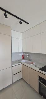 SEAFRONT 1BDR, Panoramic views, central Marina - 2