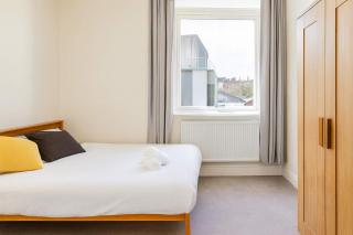 Cosy 1-Bed Flat Close to City Centre - 6