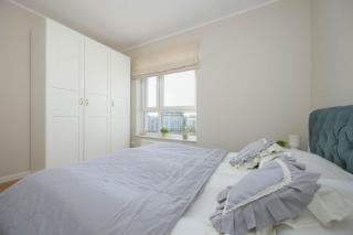 Bright Apartment with 2 Bedrooms and Air Conditioning by Noclegi Renters - 1