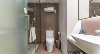 IU Hotel Shanwei Haifeng Passenger Station - 1