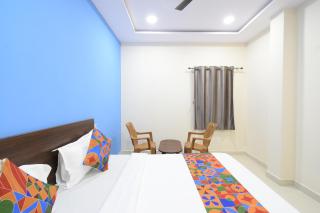 FabHotel Golden City Inn - 0