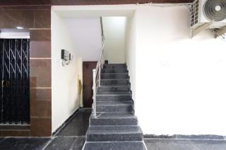 FabHotel Golden City Inn - 6