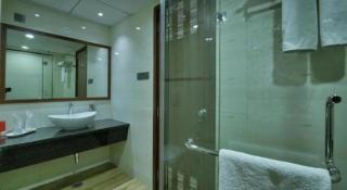 POLO Inn & Suites - 9